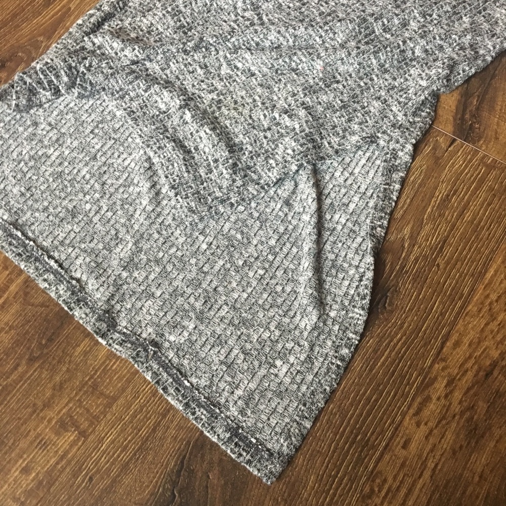 TEE - Picture 4 of 8
